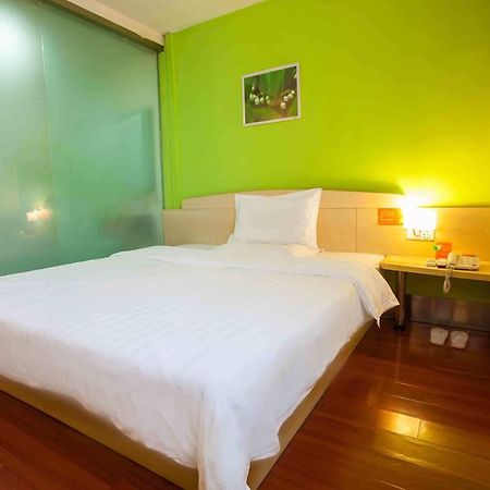 7Days Inn Heyuan Cultrual Palace Renren Le חדר תמונה